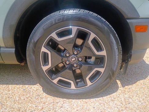 Used 2021 Ford Bronco Sport Outer Banks w/ Outer Banks Package AWD/4WD image 16