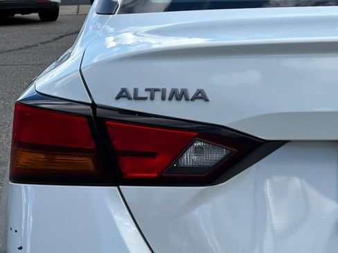 Used 2023 Nissan Altima 2.5 SV FWD image 46