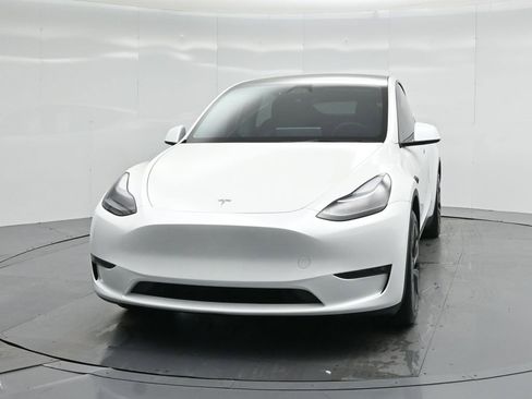 Used 2025 Tesla Model Y Long Range image 53