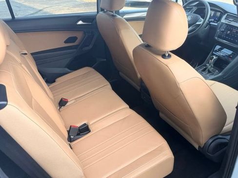 Certified 2022 Volkswagen Tiguan SE FWD image 16