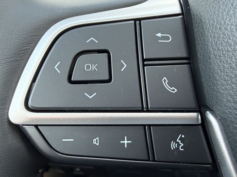 New 2026 Toyota Highlander Platinum image 38