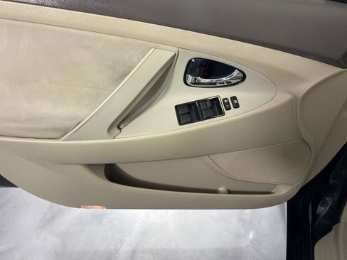 Used 2009 Toyota Camry LE FWD image 7