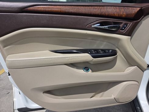 Used 2016 Cadillac SRX Premium FWD image 14