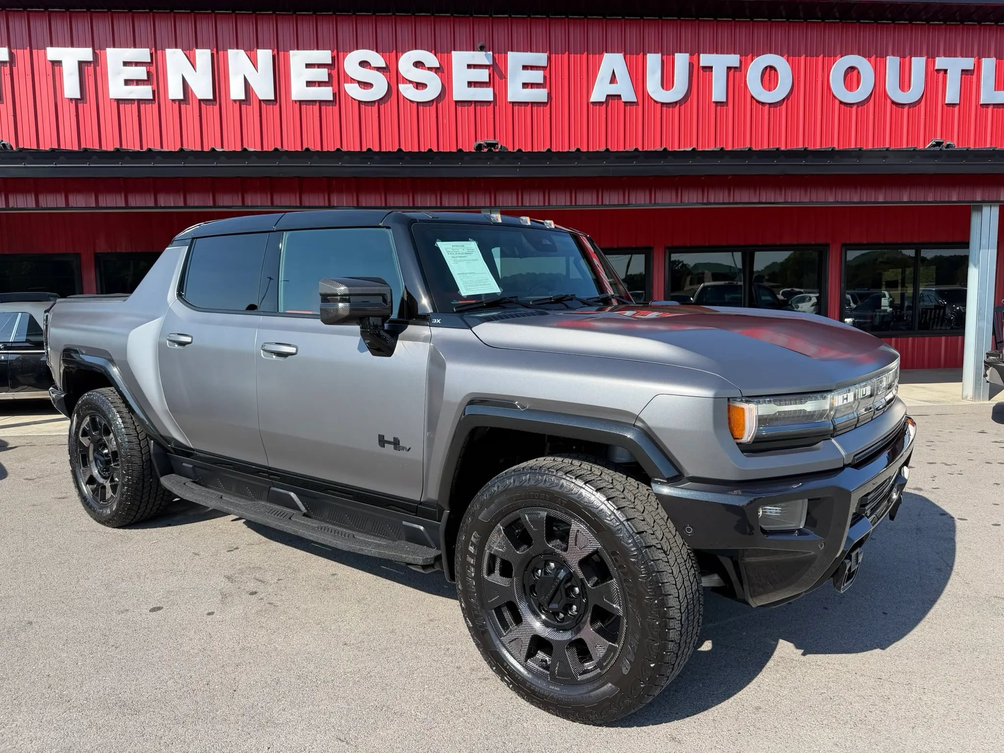 Used 2026 GMC Hummer EV 4x4 Crew Cab w/ Carbon Fiber Edition Package image 1