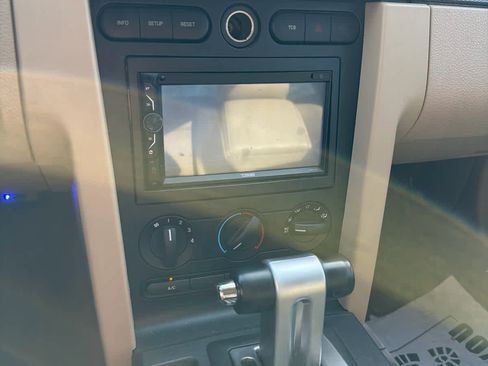 Used 2006 Ford Mustang GT Premium image 8