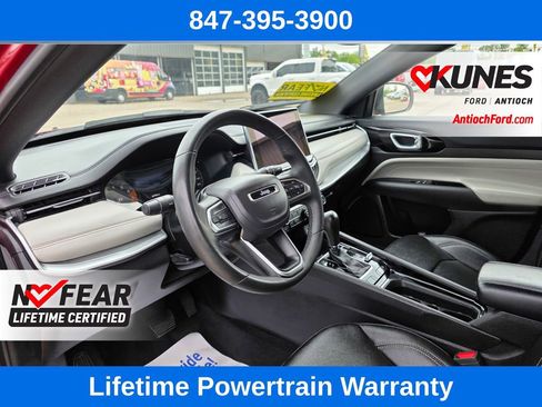 Used 2025 Jeep Compass Limited AWD/4WD image 15