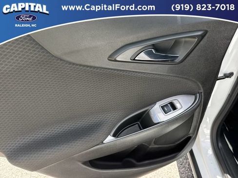 Used 2023 Chevrolet Malibu LS FWD image 17