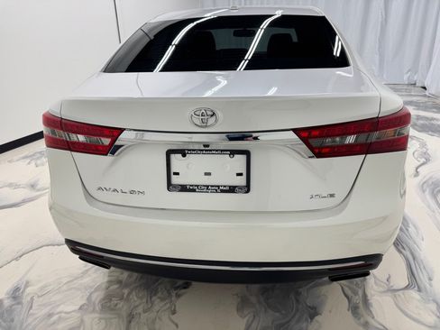 Used 2016 Toyota Avalon XLE Premium FWD image 7