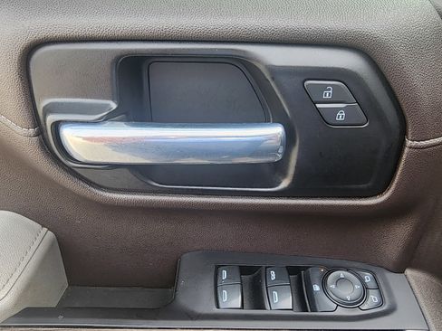 Used 2021 Chevrolet Silverado 1500 LT image 6