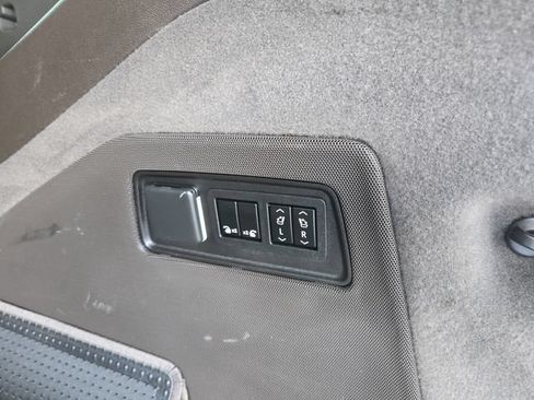 Certified 2022 Cadillac Escalade ESV Sport AWD/4WD image 37