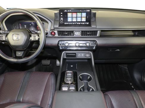 Used 2025 Honda Pilot Black Edition image 11