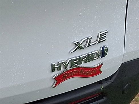 Used 2023 Toyota Sienna XLE image 30