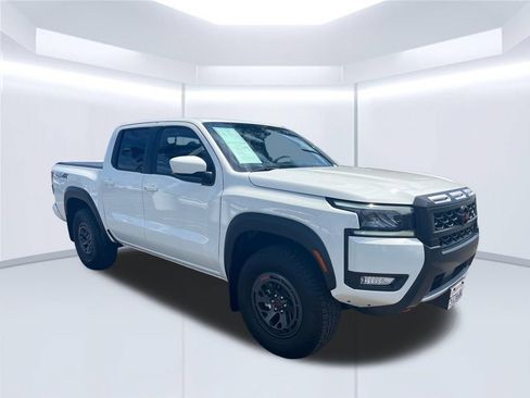 Used 2026 Nissan Frontier PRO-4X AWD/4WD image 7