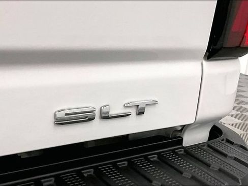 Used 2024 GMC Sierra 3500 SLT w/ SLT Premium Package AWD/4WD image 9
