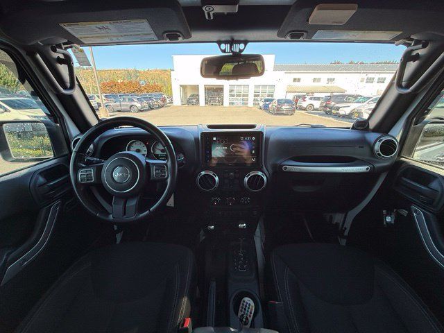 Used 2014 Jeep Wrangler Unlimited Sahara w/ Connectivity Group AWD/4WD image 10