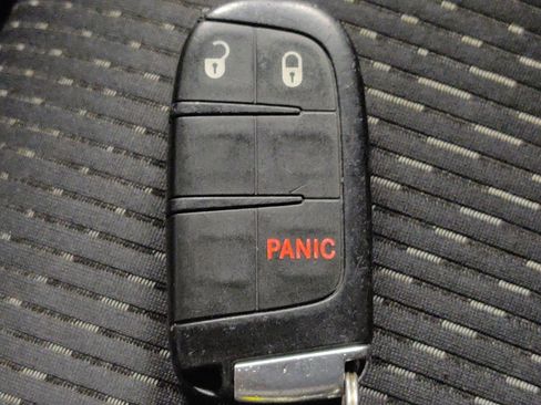 Used 2020 Dodge Journey SE w/ SE Popular Equipment Group FWD image 32