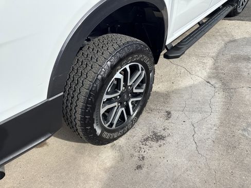 Used 2024 Ford Ranger Lariat w/ FX4 Off-Road Package image 10