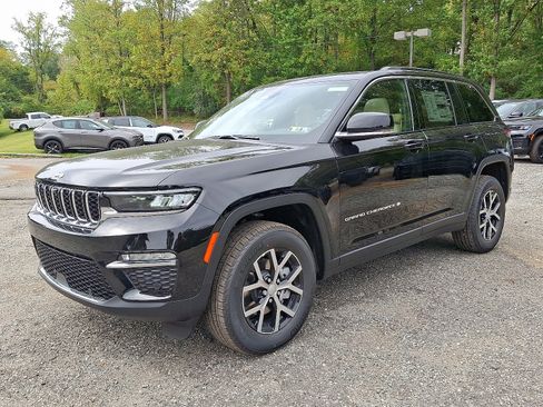 New 2025 Jeep Grand Cherokee Limited w/ Luxury Tech Group II image 2