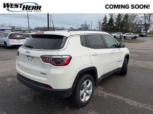 Used 2021 Jeep Compass Latitude image 2