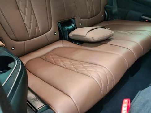 Used 2025 BMW X7 M60i image 31