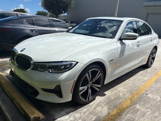 Used 2022 BMW 330e w/ Driving Assistance Package RWD image 2