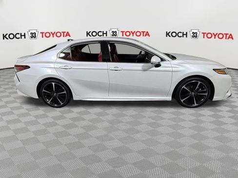 Used 2019 Toyota Camry XSE FWD image 9
