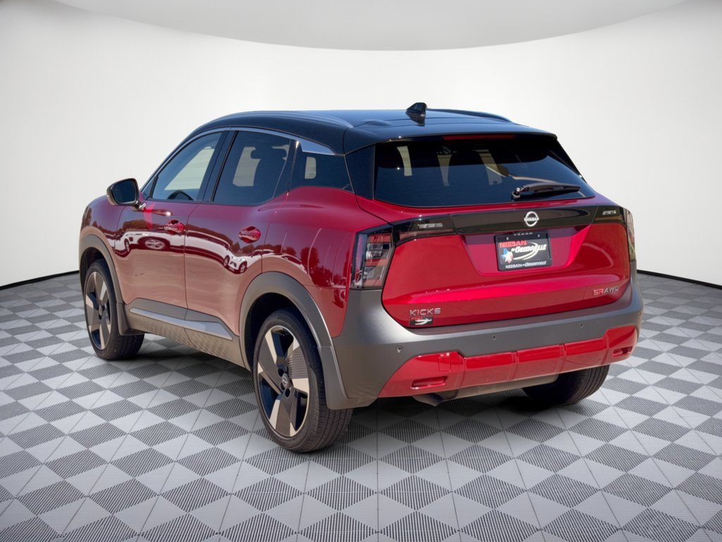 Used 2025 Nissan Kicks SR w/ SR Premium Package AWD/4WD image 3