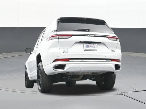 Used 2023 Jeep Grand Cherokee Overland w/ Luxury Tech Group IV AWD/4WD image 48