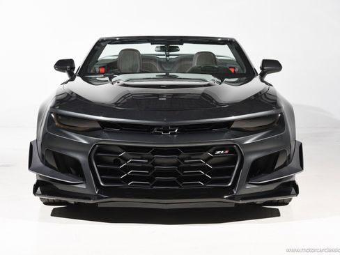 Used 2017 Chevrolet Camaro ZL1 RWD image 3