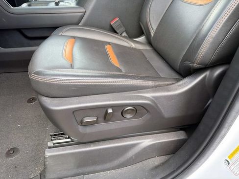 Used 2025 GMC Sierra 2500 AT4 w/ AT4 Premium Plus Package AWD/4WD image 22