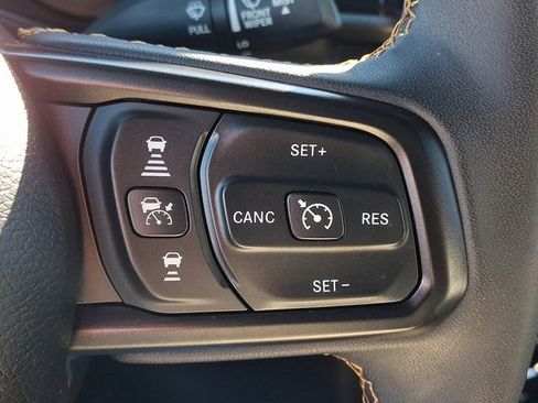 Used 2024 Jeep Wrangler Unlimited image 22