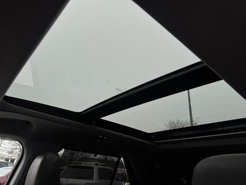 Used 2020 Ford Explorer Limited w/ Class III Trailer Tow Package image 12