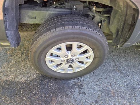 Used 2025 Toyota Tacoma SR5 image 10