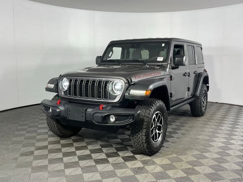 Used 2025 Jeep Wrangler Unlimited Rubicon AWD/4WD image 11