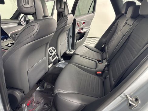 Used 2025 Mercedes-Benz GLC 350e 4MATIC image 13