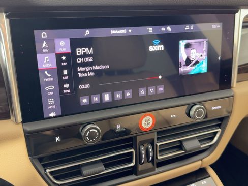 Certified 2026 Porsche Macan S AWD/4WD image 22