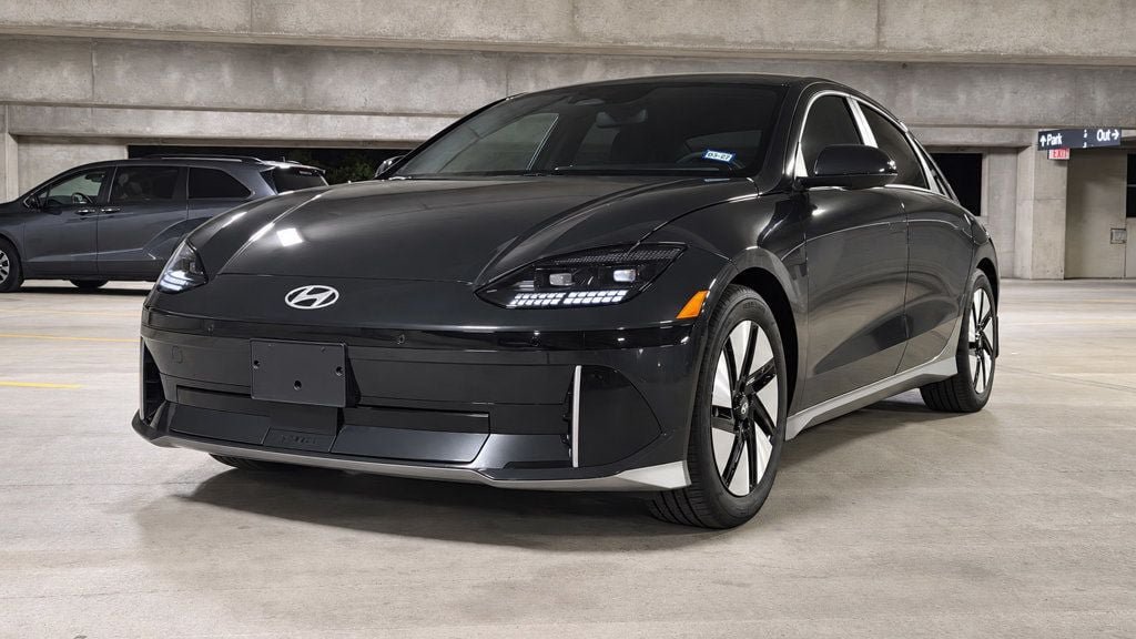 Used 2024 Hyundai Ioniq 6 SE RWD image 49