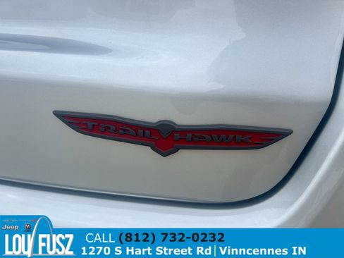 Used 2025 Jeep Compass Trailhawk AWD/4WD image 8