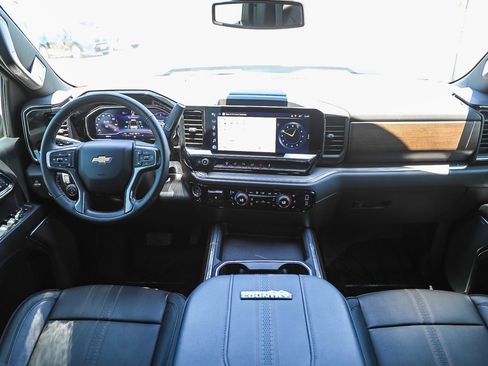 Used 2024 Chevrolet Silverado 3500 High Country image 8