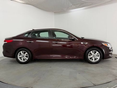 Used 2017 Kia Optima LX w/ Driver Convenience Package FWD image 5