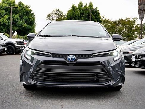 Used 2025 Toyota Corolla LE FWD image 5
