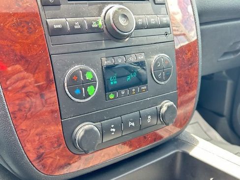 Used 2012 Chevrolet Suburban LT w/ Luxury Package AWD/4WD image 41