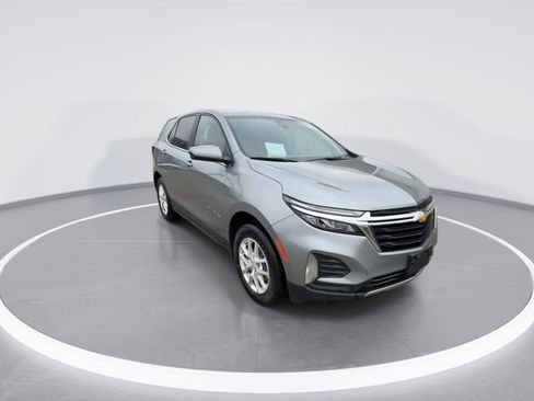Used 2024 Chevrolet Equinox LT image 3