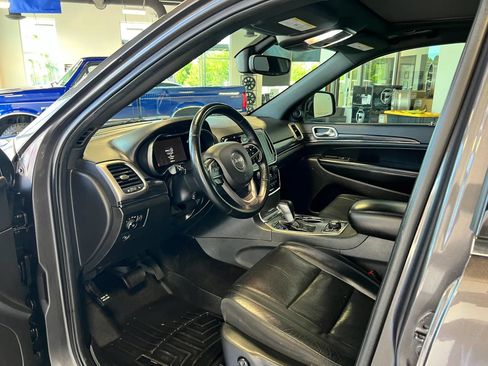 Used 2019 Jeep Grand Cherokee Limited w/ Luxury Group II AWD/4WD image 9