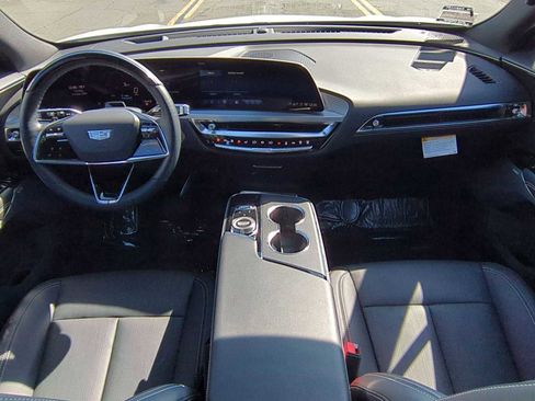 Used 2025 Cadillac Lyriq Sport image 13