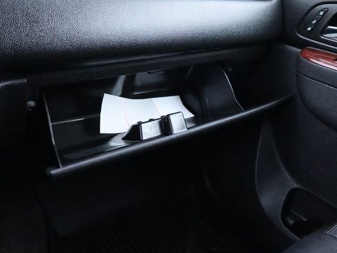 Used 2011 GMC Yukon SLT w/ SLT-2 Equipment Package image 39