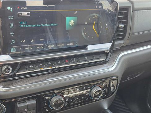 Used 2023 Chevrolet Silverado 1500 LTZ AWD/4WD image 28