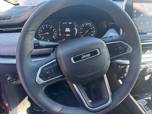 Used 2022 Jeep Compass Latitude image 9