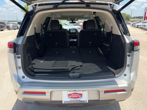 Certified 2023 Nissan Pathfinder SL w/ SL Premium Package FWD image 28