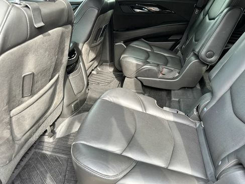 Used 2019 Cadillac Escalade Platinum AWD/4WD image 19